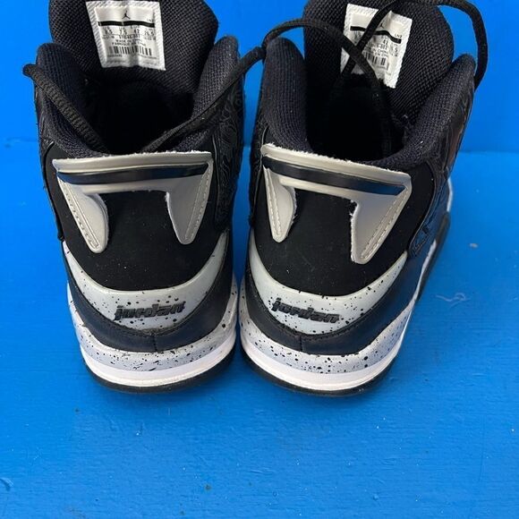 Jordan Two3 Leather Size 8.5 311046-002 Basketball Shoes.  Black Gray main image 7
